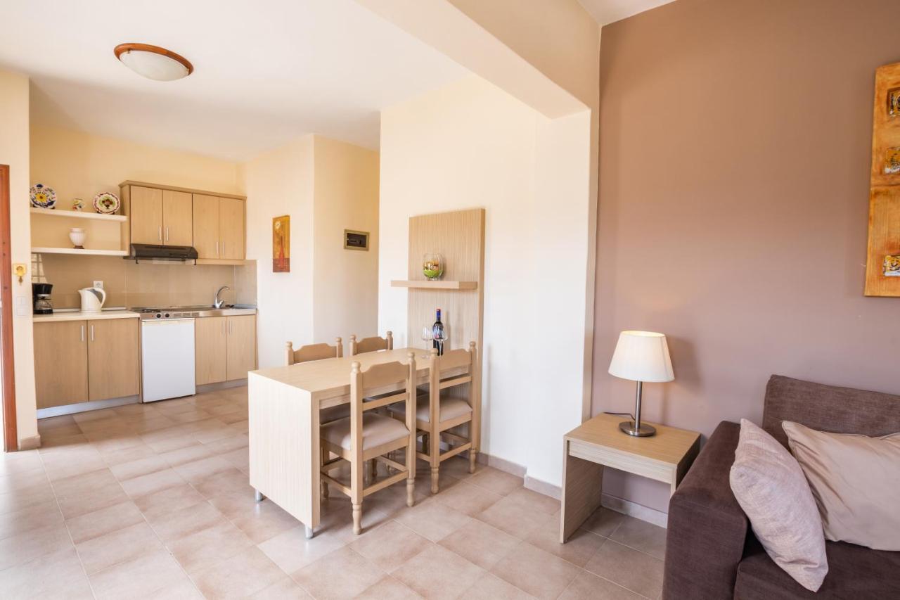 קרפאטוס Aphrodite Luxury Studios & Apartments מראה חיצוני תמונה