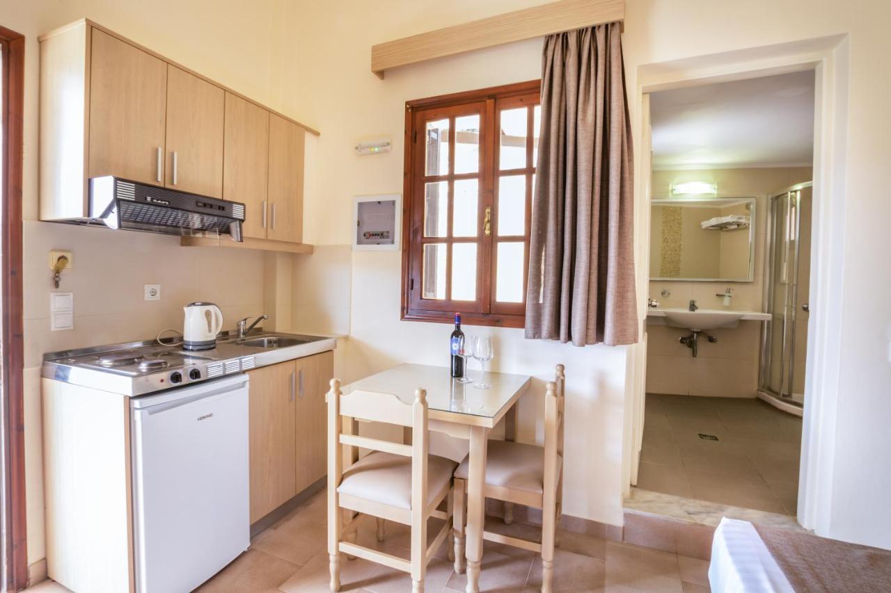 קרפאטוס Aphrodite Luxury Studios & Apartments מראה חיצוני תמונה