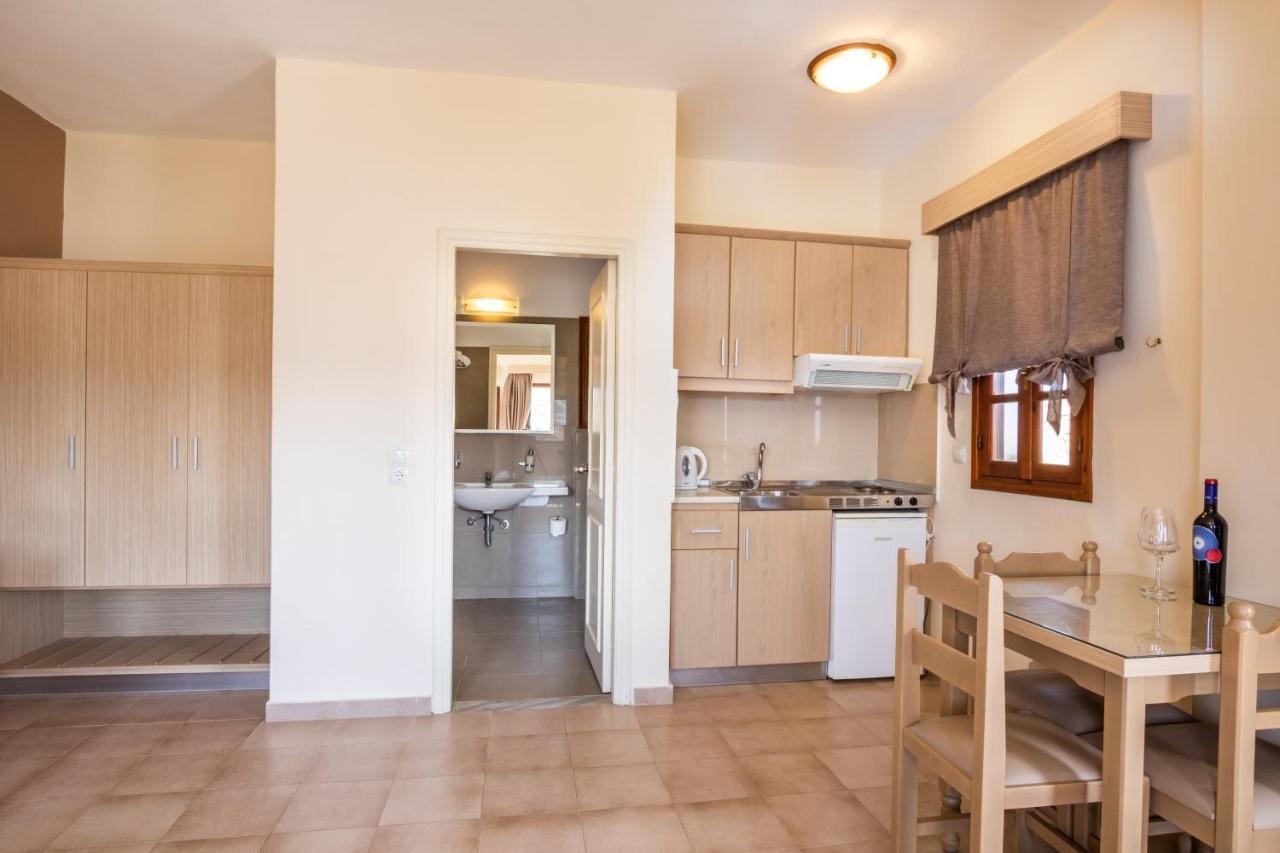 קרפאטוס Aphrodite Luxury Studios & Apartments מראה חיצוני תמונה